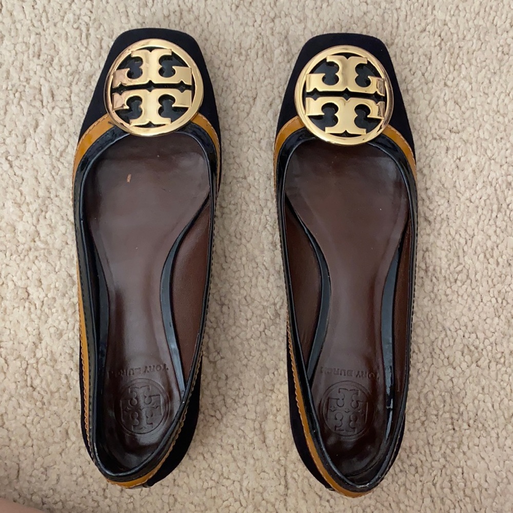 Gold, black & tan Tory Burch small heel